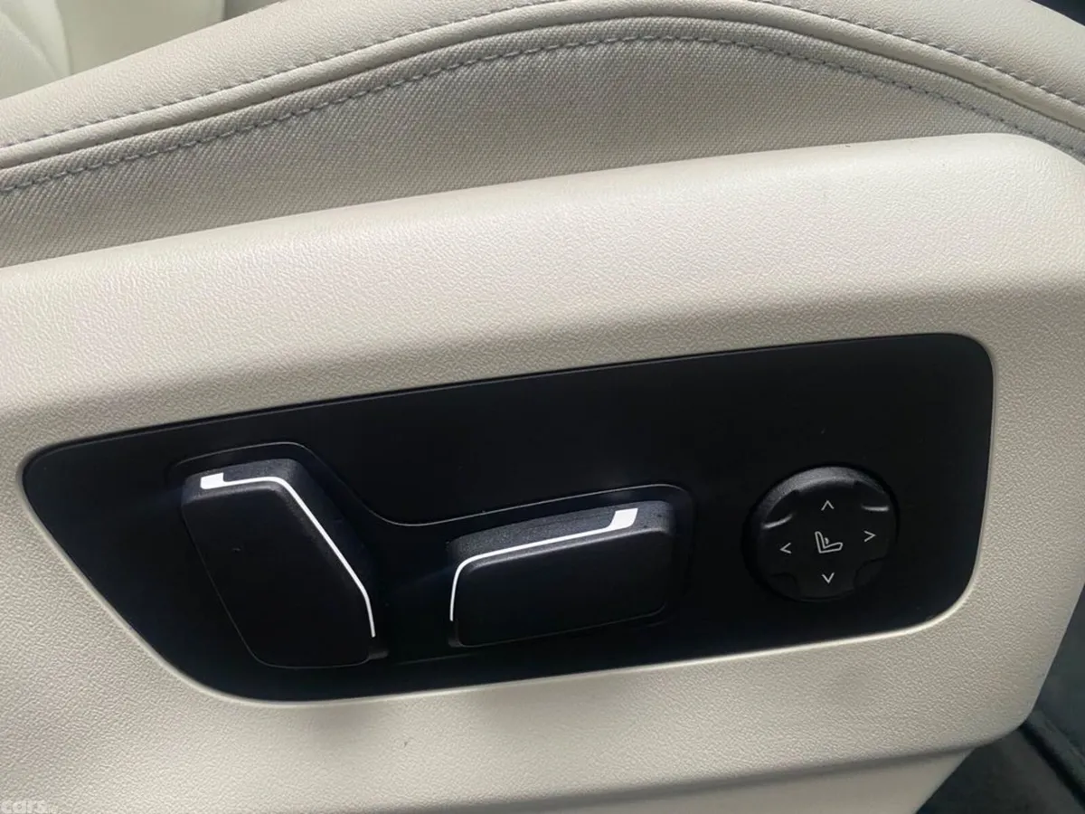 BMW 5-Series Estate, Petrol Plug-in Hybrid, 2025, Grey