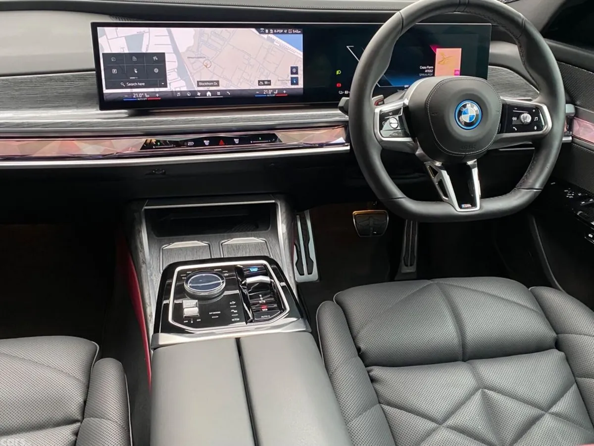 BMW i7 Saloon, Electric, 2024, Grey