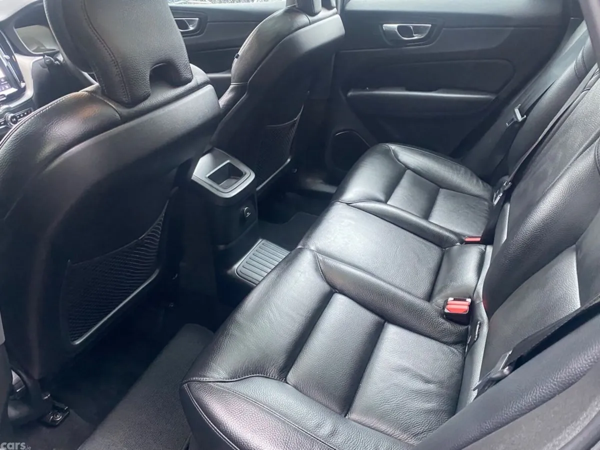 Volvo XC60 Estate, Petrol Plug-in Hybrid, 2023, Blue