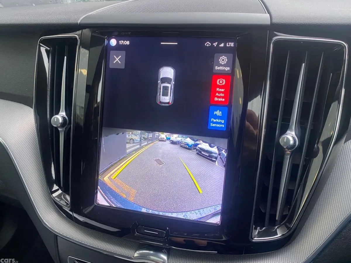 Volvo XC60 Estate, Petrol Plug-in Hybrid, 2023, Blue