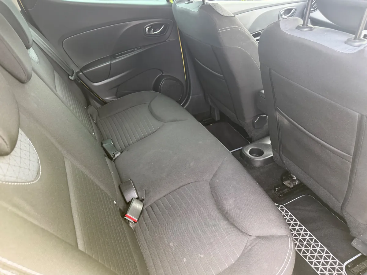 Renault Clio Hatchback, Petrol, 2013, Yellow