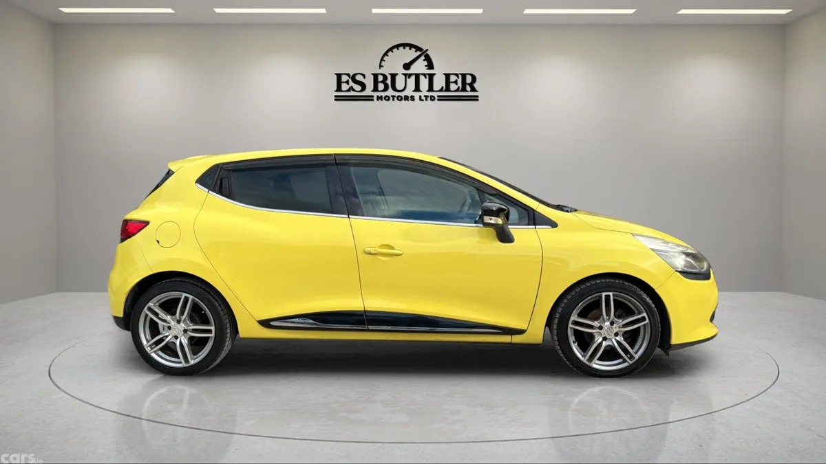 Renault Clio Hatchback, Petrol, 2013, Yellow