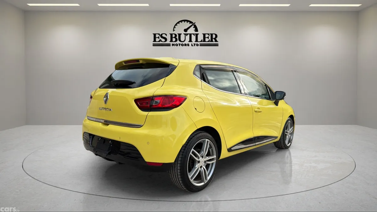 Renault Clio Hatchback, Petrol, 2013, Yellow