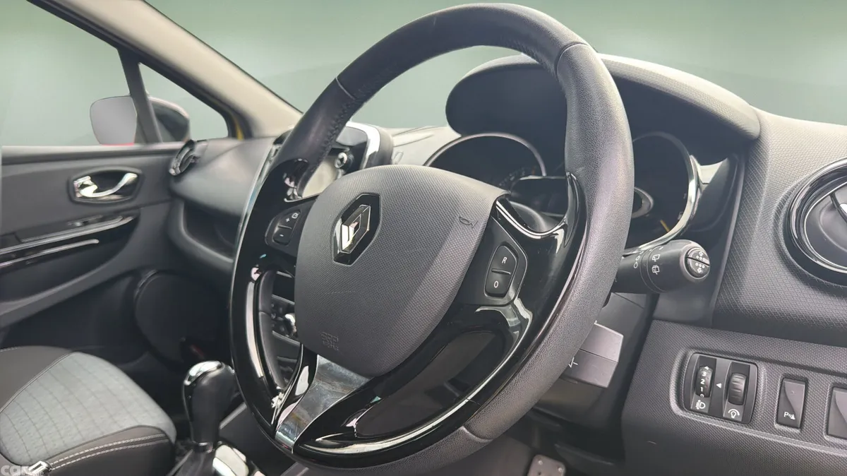 Renault Clio Hatchback, Petrol, 2013, Yellow