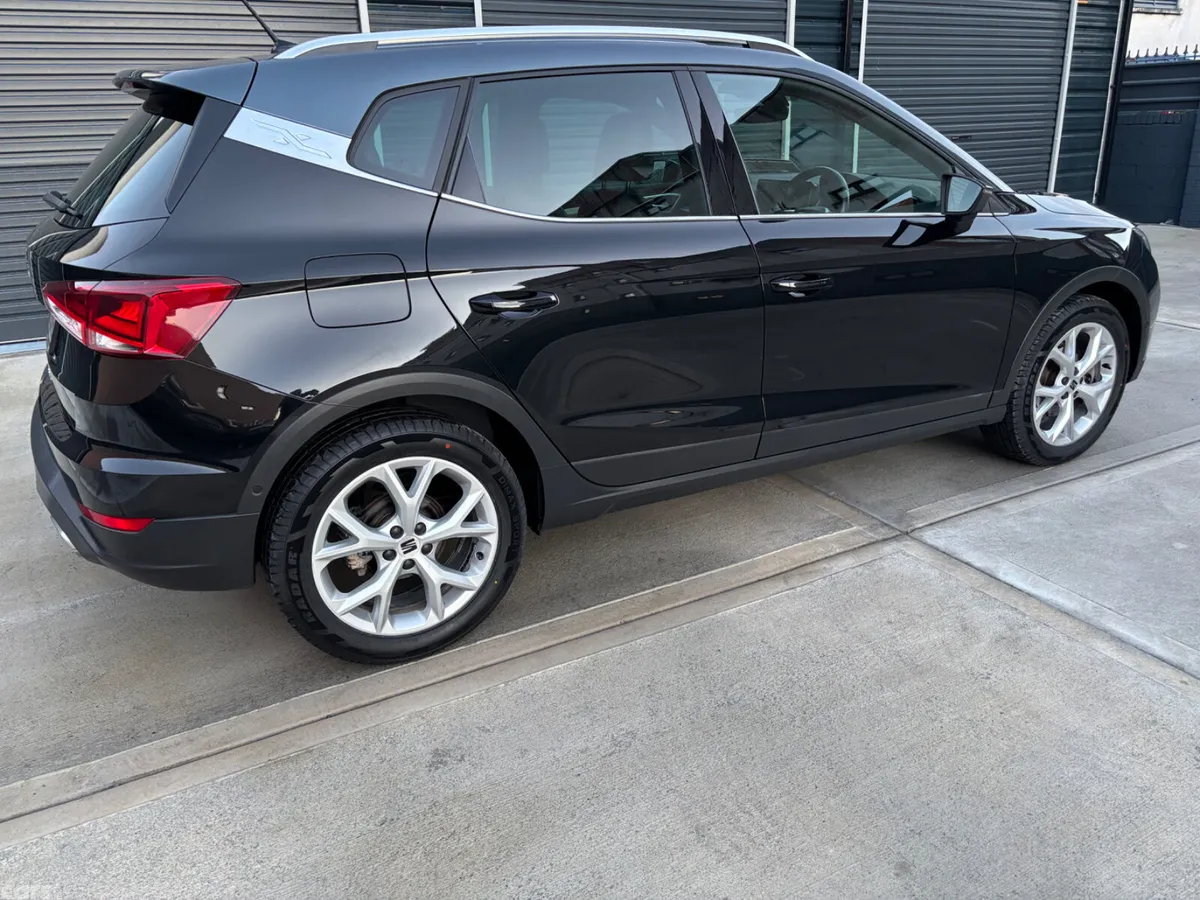 SEAT Arona SUV, Petrol, 2024, Black