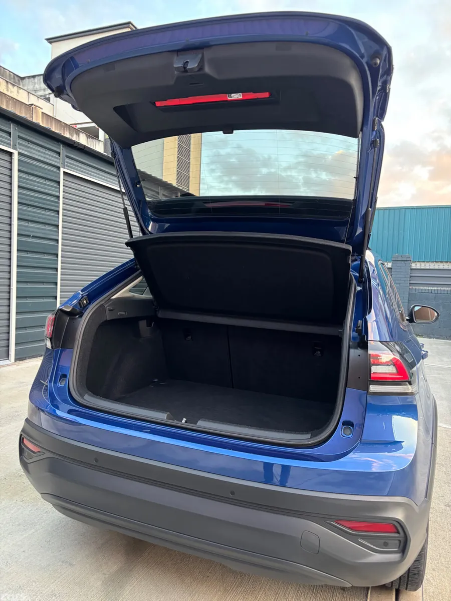 Volkswagen Taigo SUV, Petrol, 2024, Blue