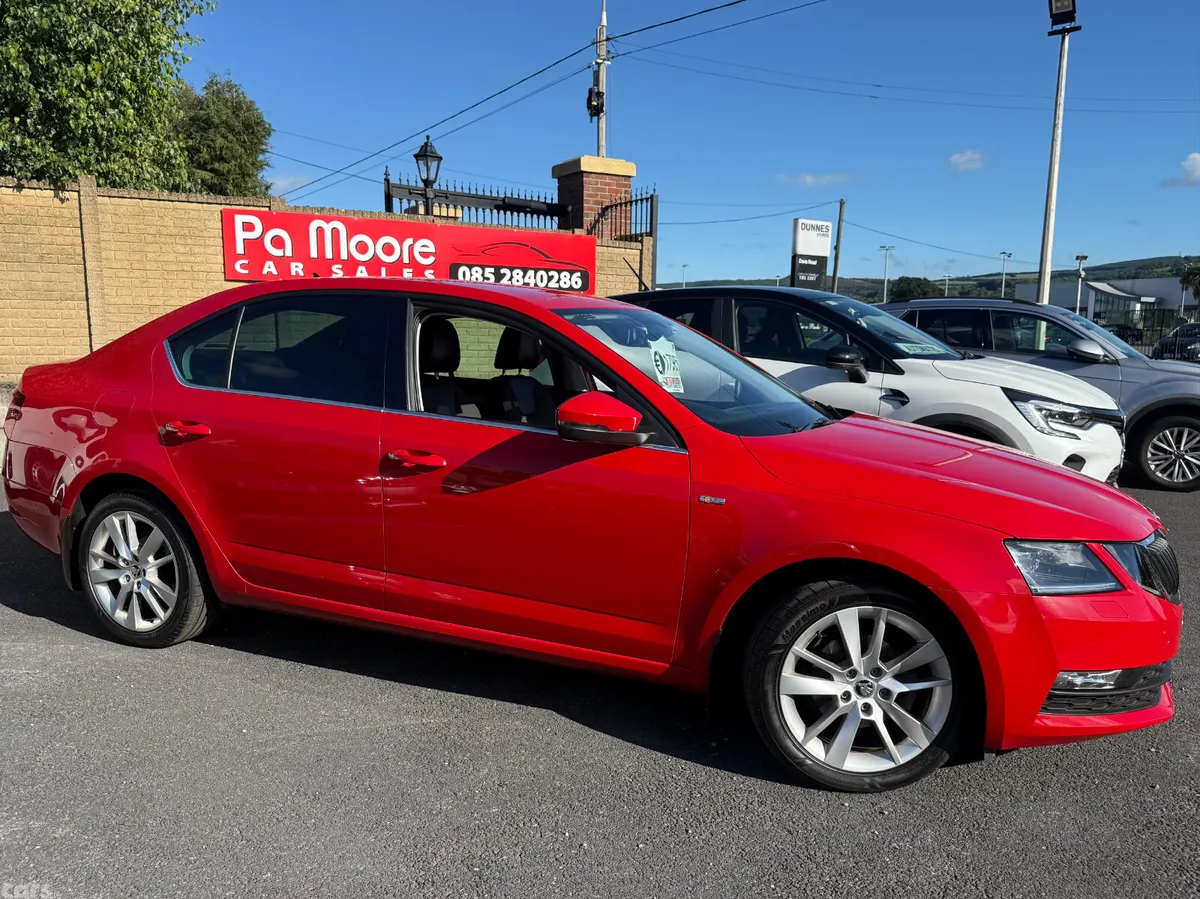 Skoda Octavia Saloon, Diesel, 2020, Red