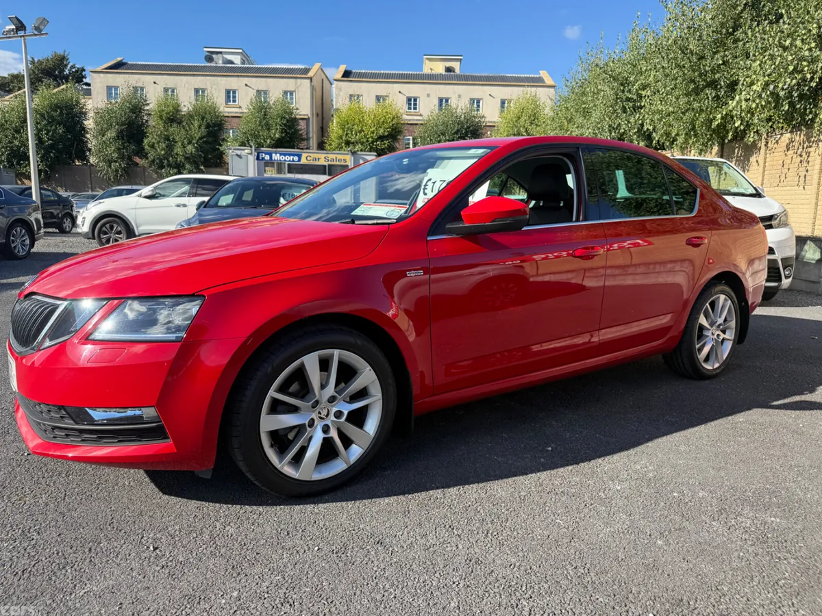 Skoda Octavia Saloon, Diesel, 2020, Red