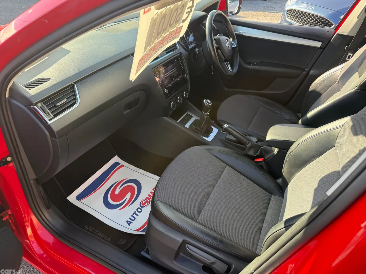Skoda Octavia Saloon, Diesel, 2020, Red