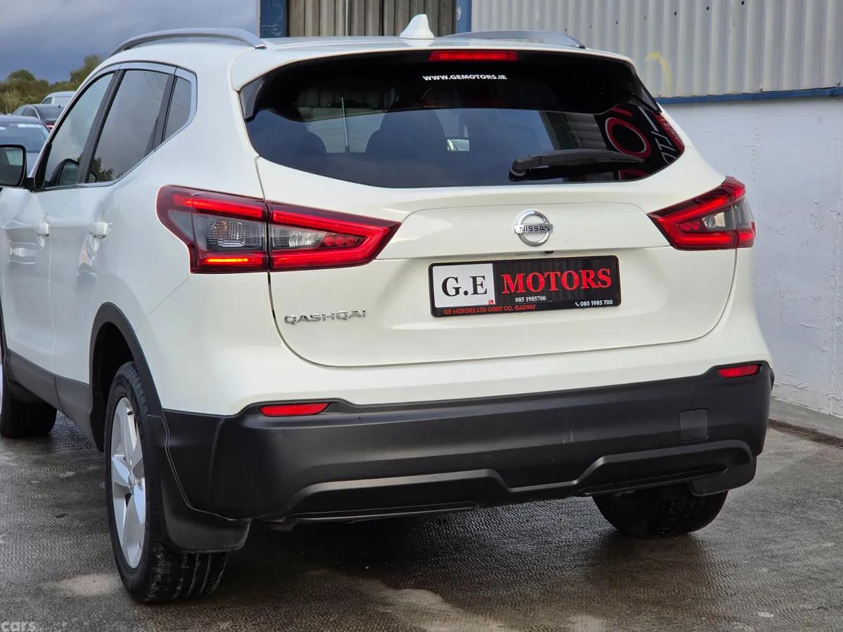Nissan Qashqai MPV, Diesel, 2018, White