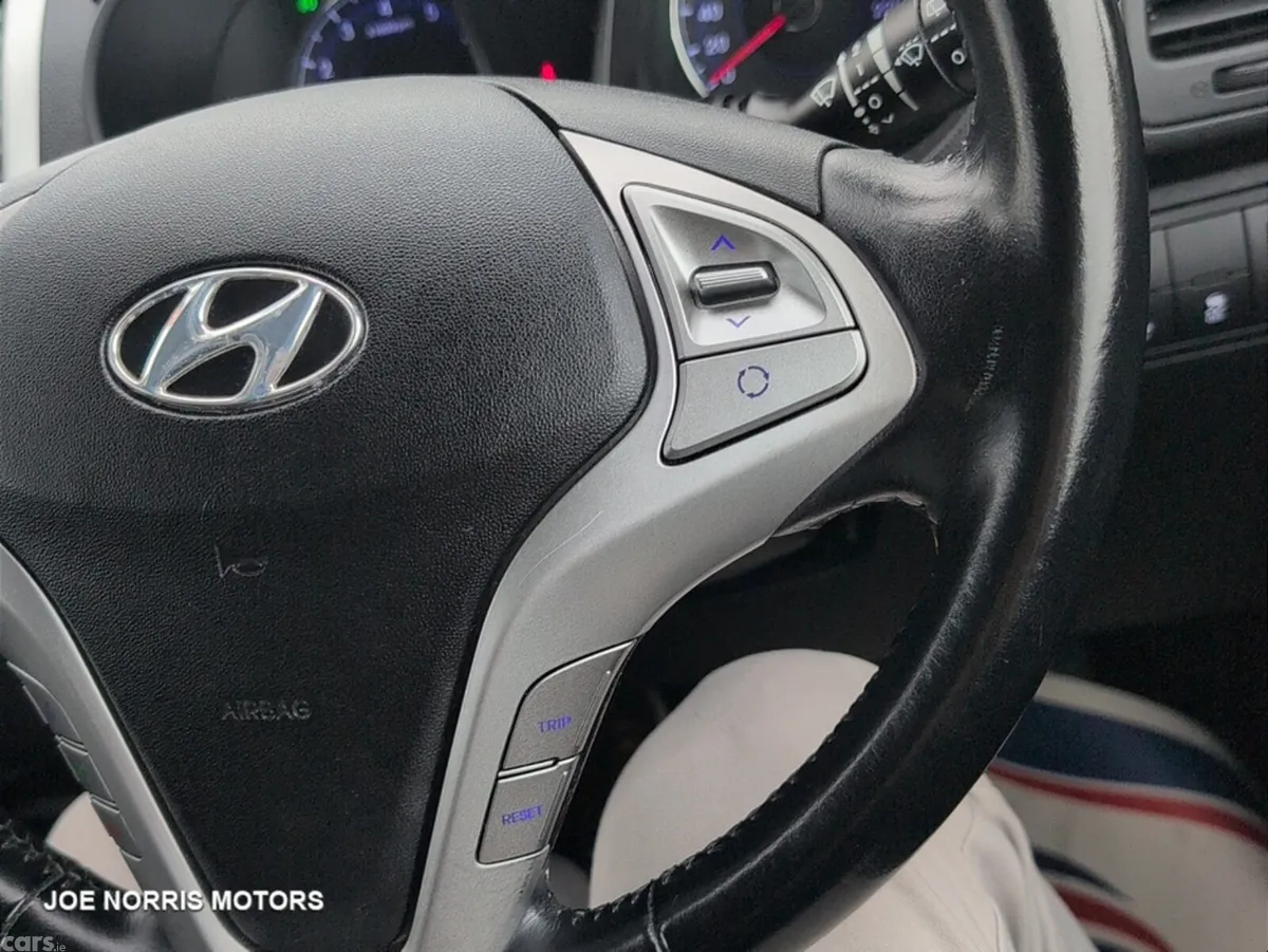 Hyundai ix20 Hatchback, Petrol, 2019, Red