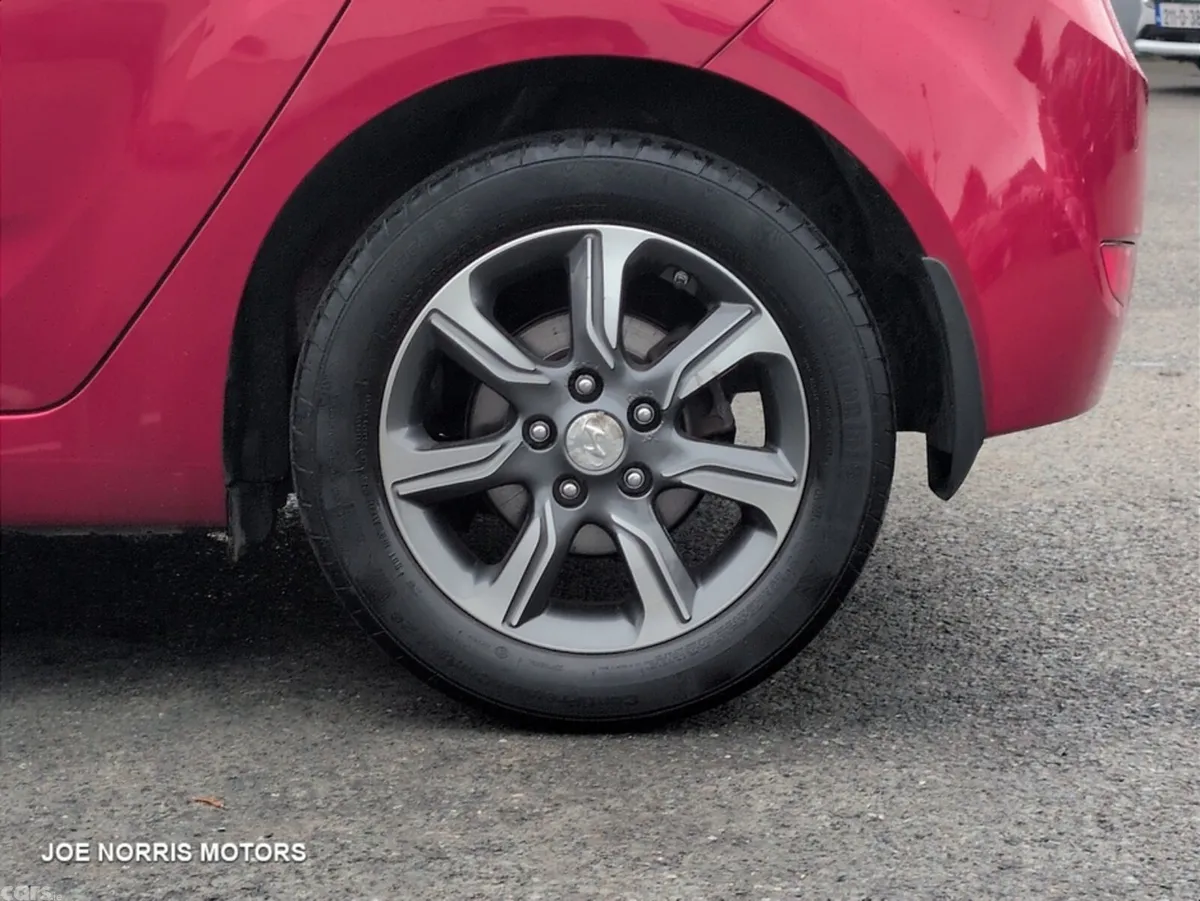 Hyundai ix20 Hatchback, Petrol, 2019, Red
