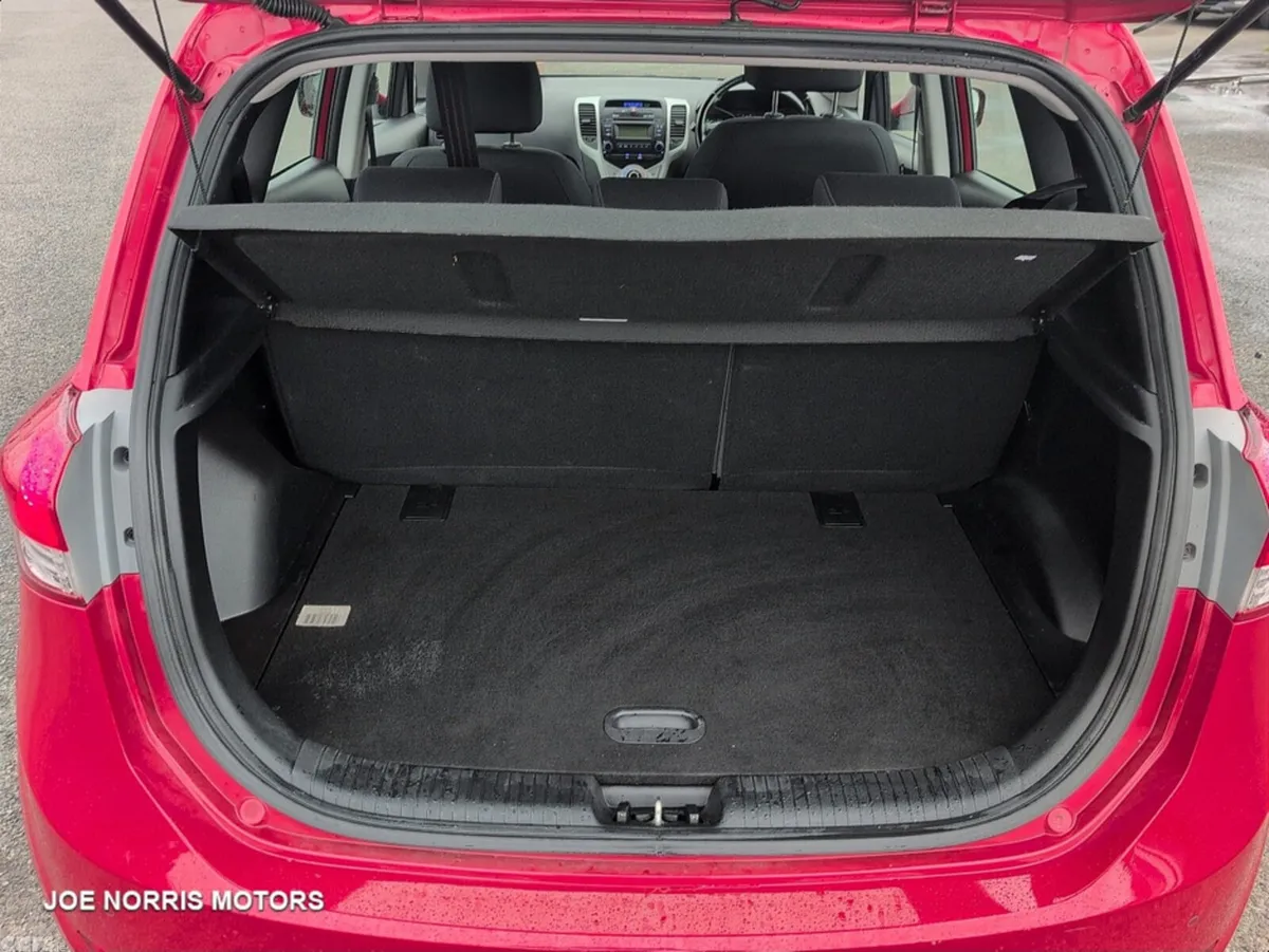 Hyundai ix20 Hatchback, Petrol, 2019, Red