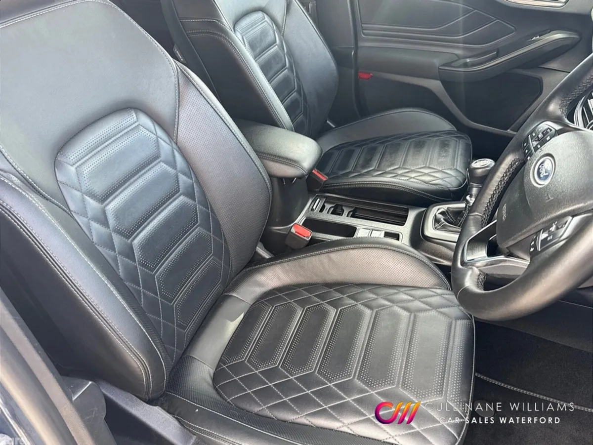 Ford Focus Hatchback, Petrol, 2024, Blue