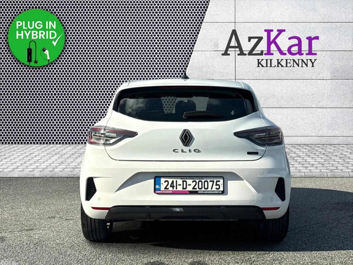 Renault Clio Hatchback, Petrol, 2024, White