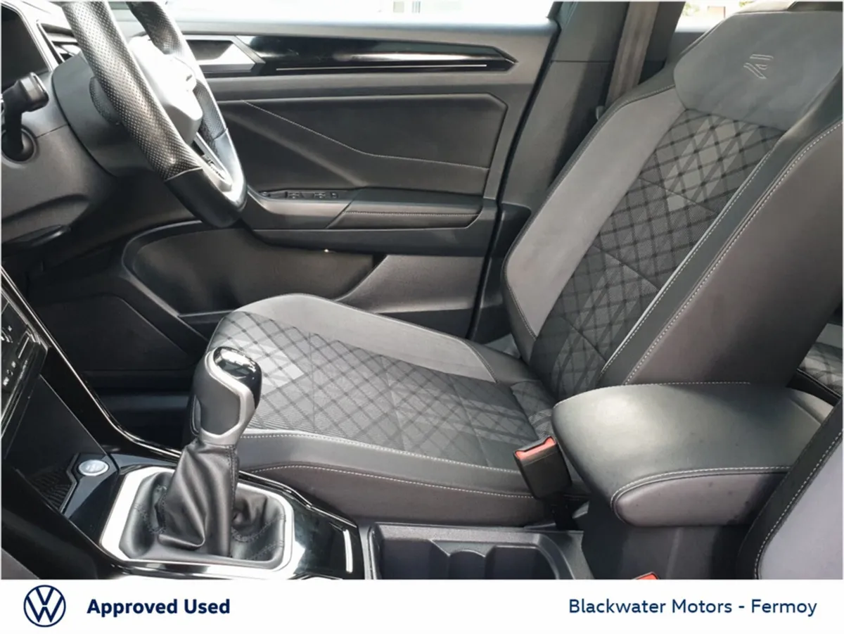 Volkswagen T-Roc SUV, Diesel, 2023, Black