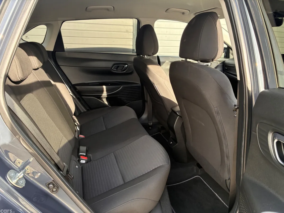 Hyundai i20 Hatchback, Petrol Hybrid, 2023, Grey