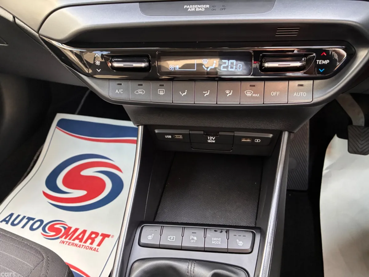 Hyundai i20 Hatchback, Petrol Hybrid, 2023, Grey