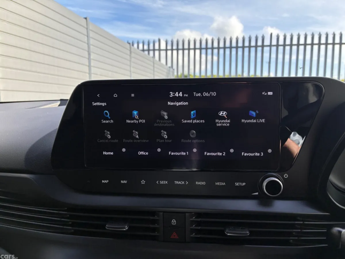 Hyundai i20 Hatchback, Petrol Hybrid, 2023, Grey