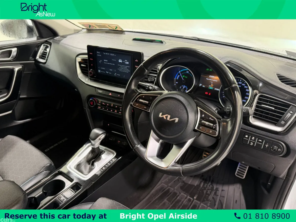 Kia XCeed Hatchback, Petrol Plug-in Hybrid, 2022, White
