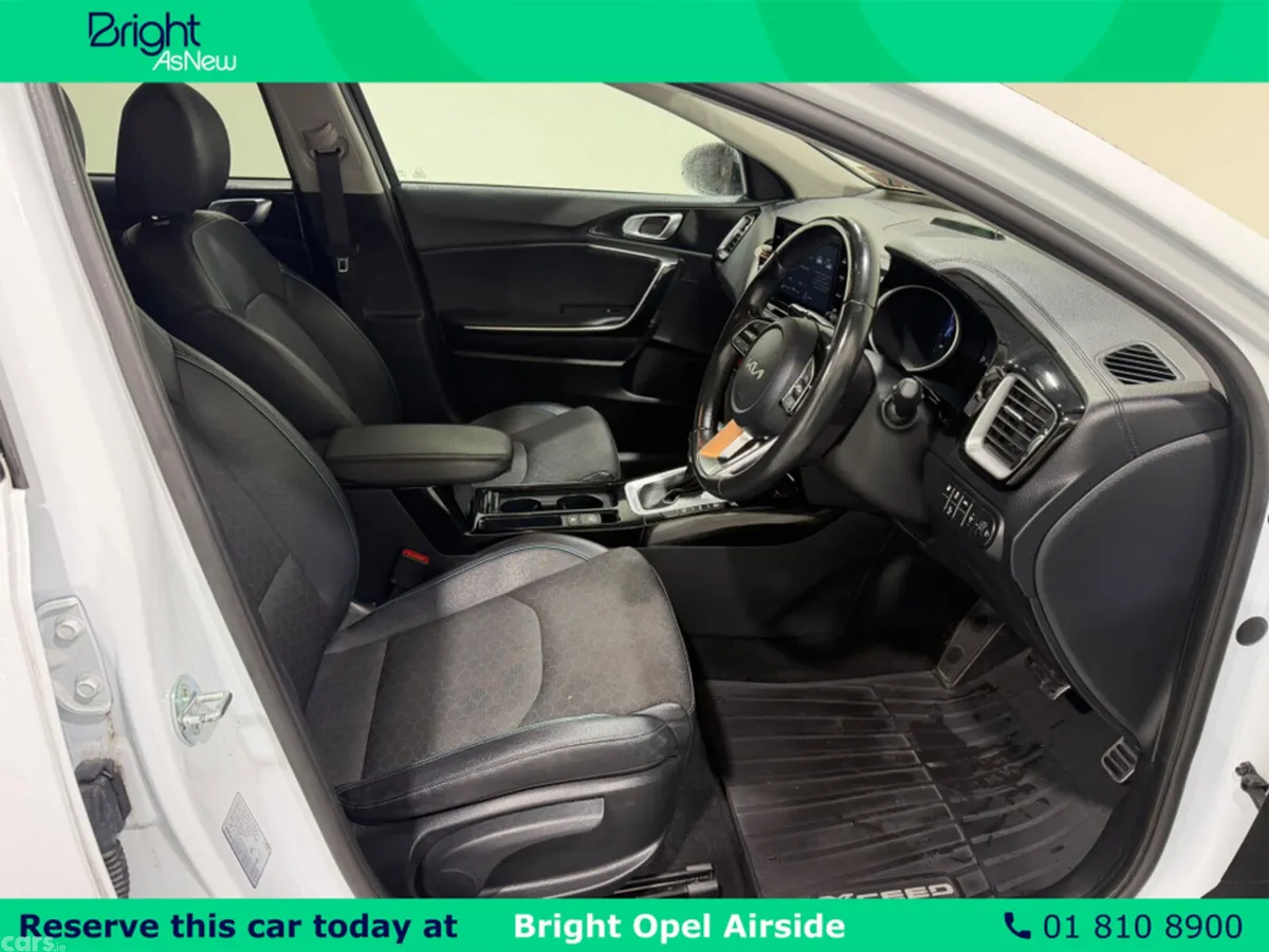 Kia XCeed Hatchback, Petrol Plug-in Hybrid, 2022, White