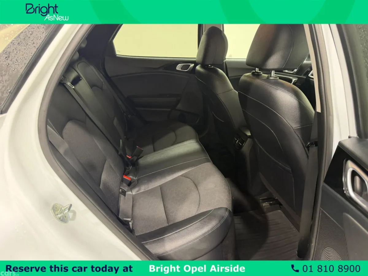 Kia XCeed Hatchback, Petrol Plug-in Hybrid, 2022, White
