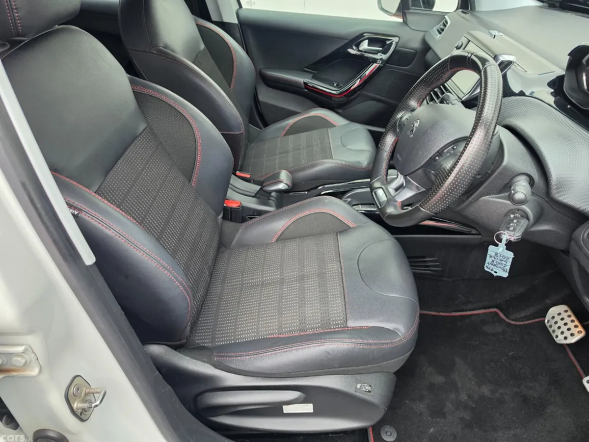 Peugeot 2008 Hatchback, Petrol, 2018, White