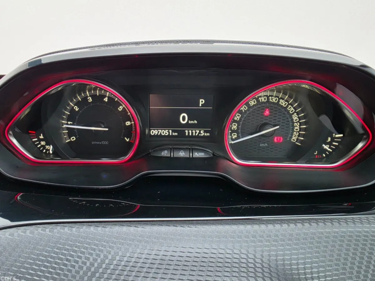 Peugeot 2008 Hatchback, Petrol, 2018, White