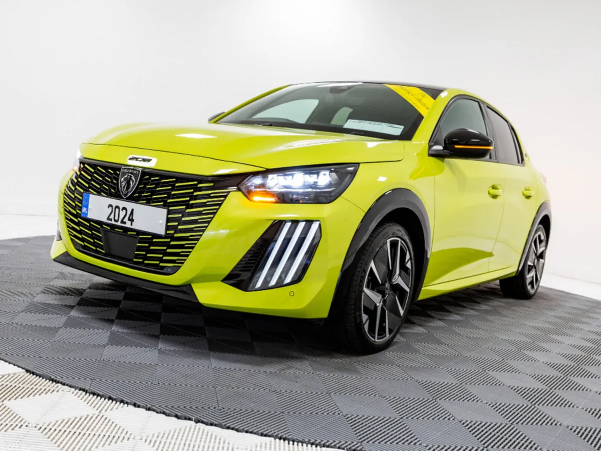 Peugeot 208 Hatchback, Electric, 2024, Yellow