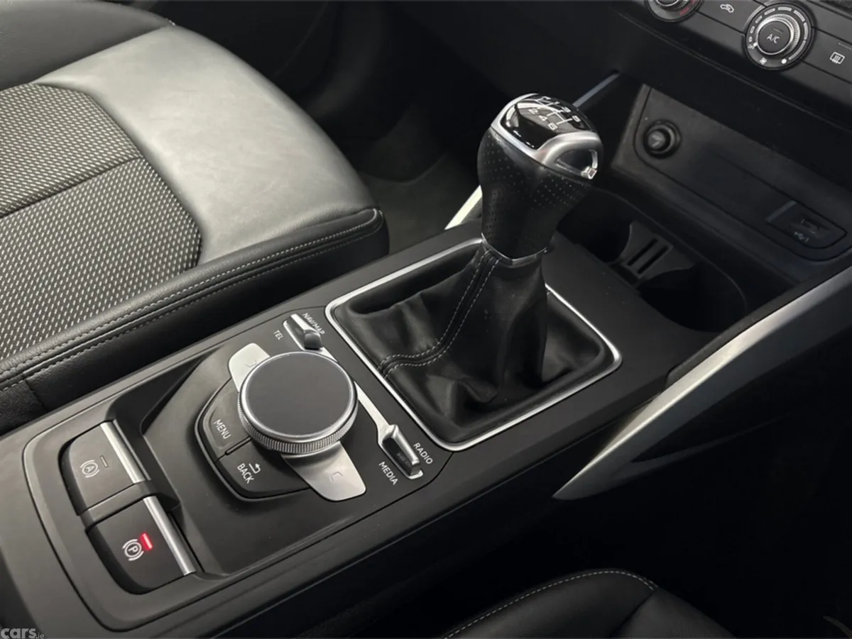 Audi Q2 Estate, Petrol, 2021, Grey