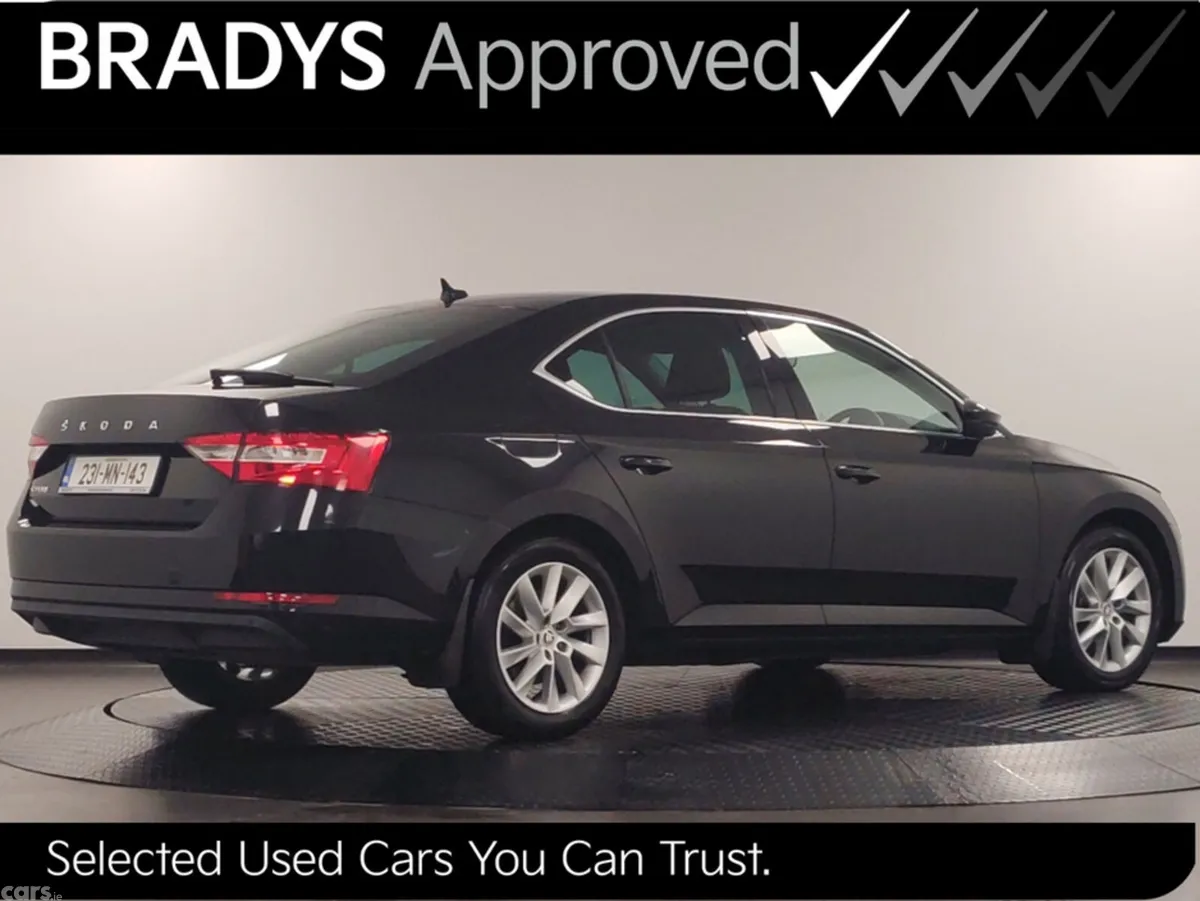 Skoda Superb Hatchback, Diesel, 2023, Black
