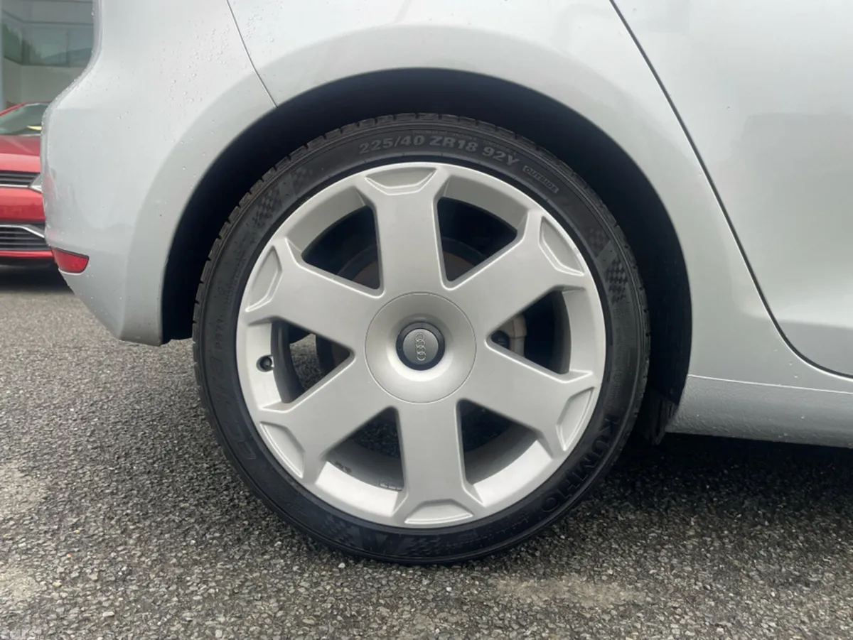 Volkswagen Golf Hatchback, Petrol, 2011, Silver