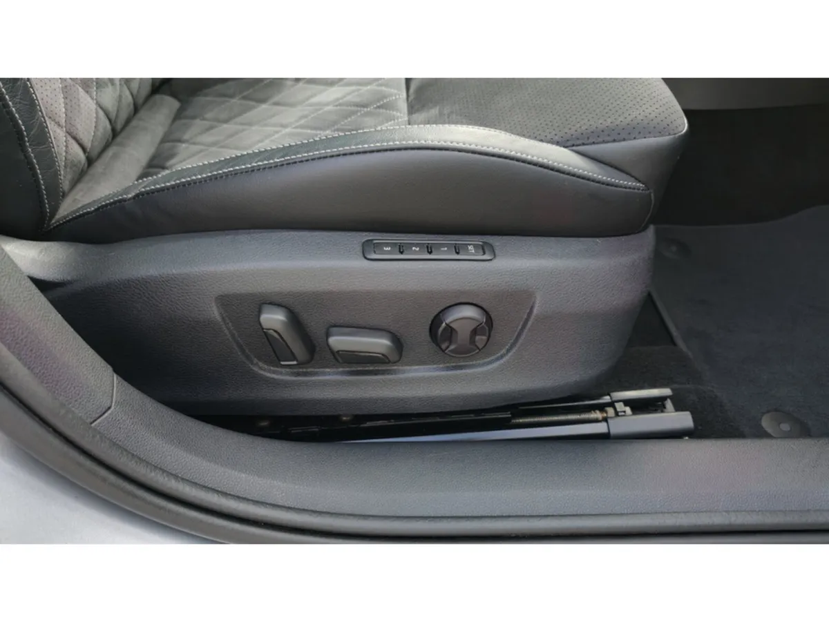 Skoda Superb Estate, Diesel, 2023, Grey