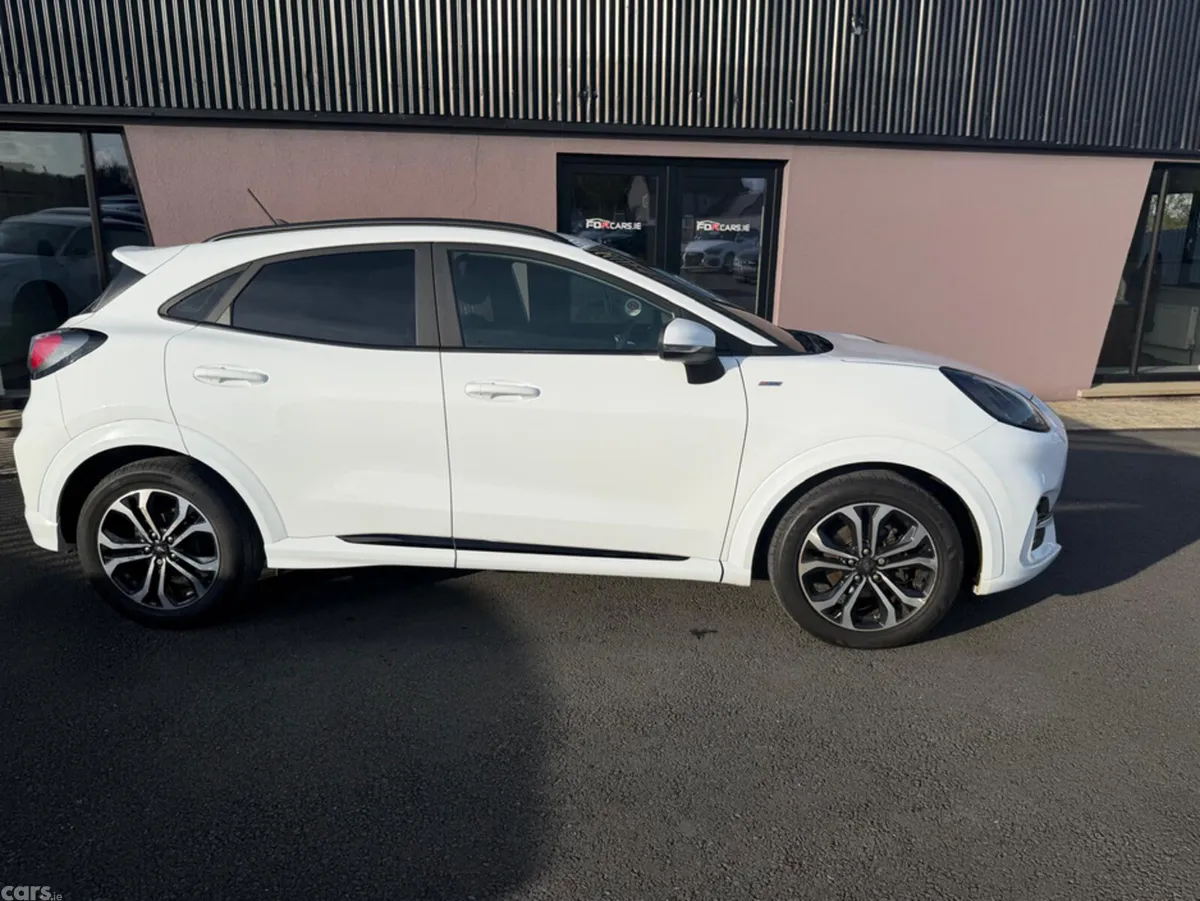 Ford Puma SUV, Petrol Hybrid, 2021, White
