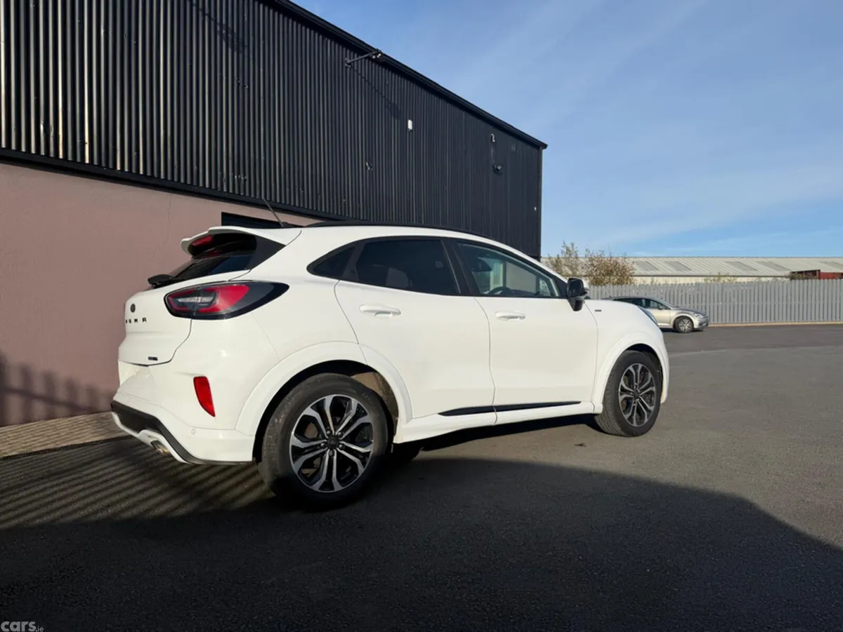 Ford Puma SUV, Petrol Hybrid, 2021, White