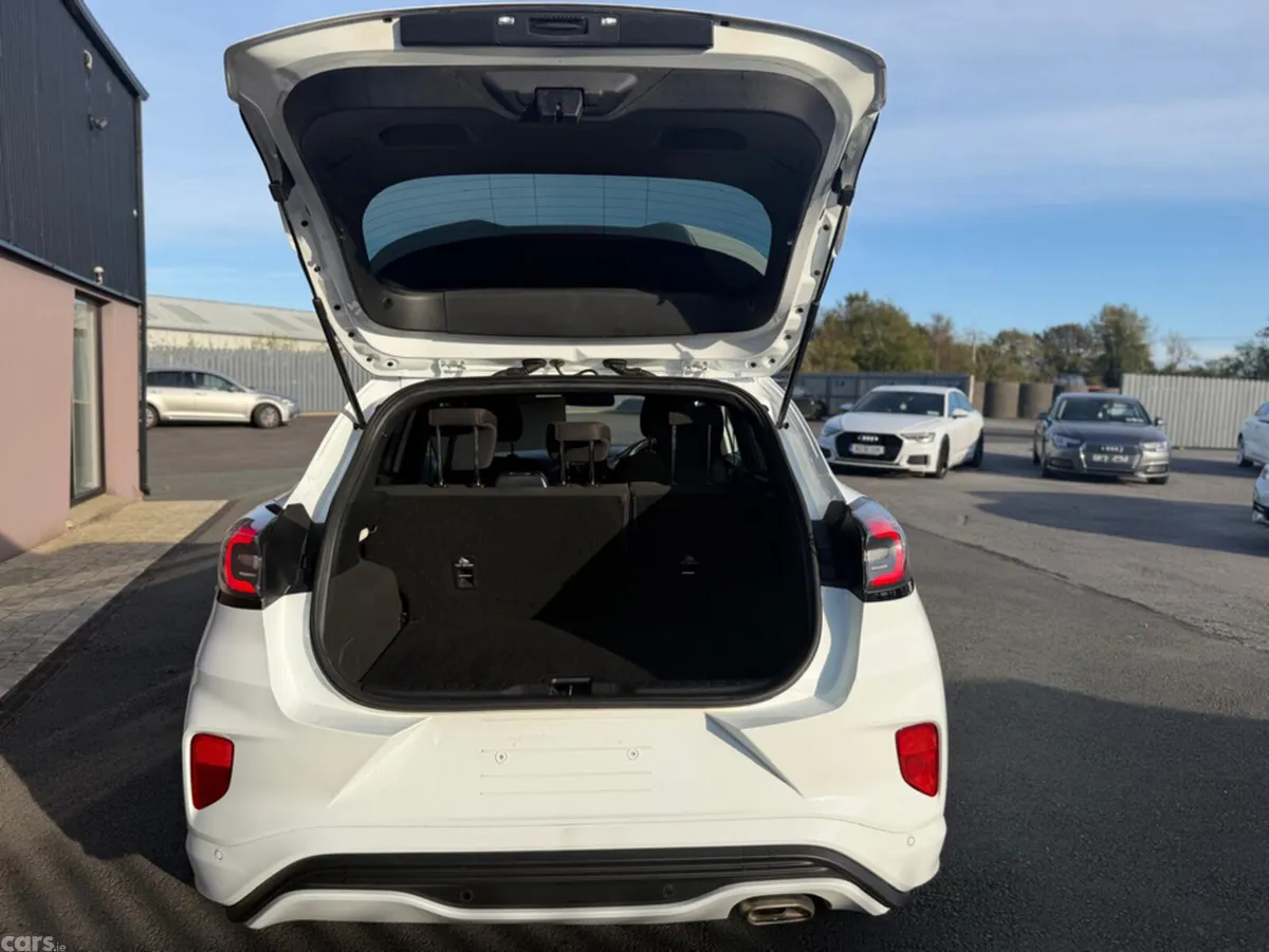 Ford Puma SUV, Petrol Hybrid, 2021, White
