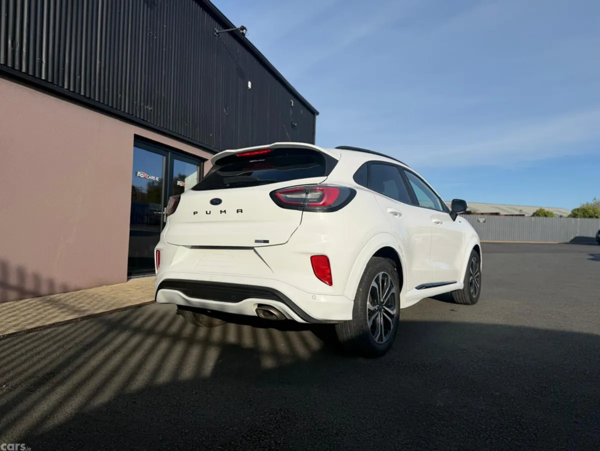 Ford Puma SUV, Petrol Hybrid, 2021, White
