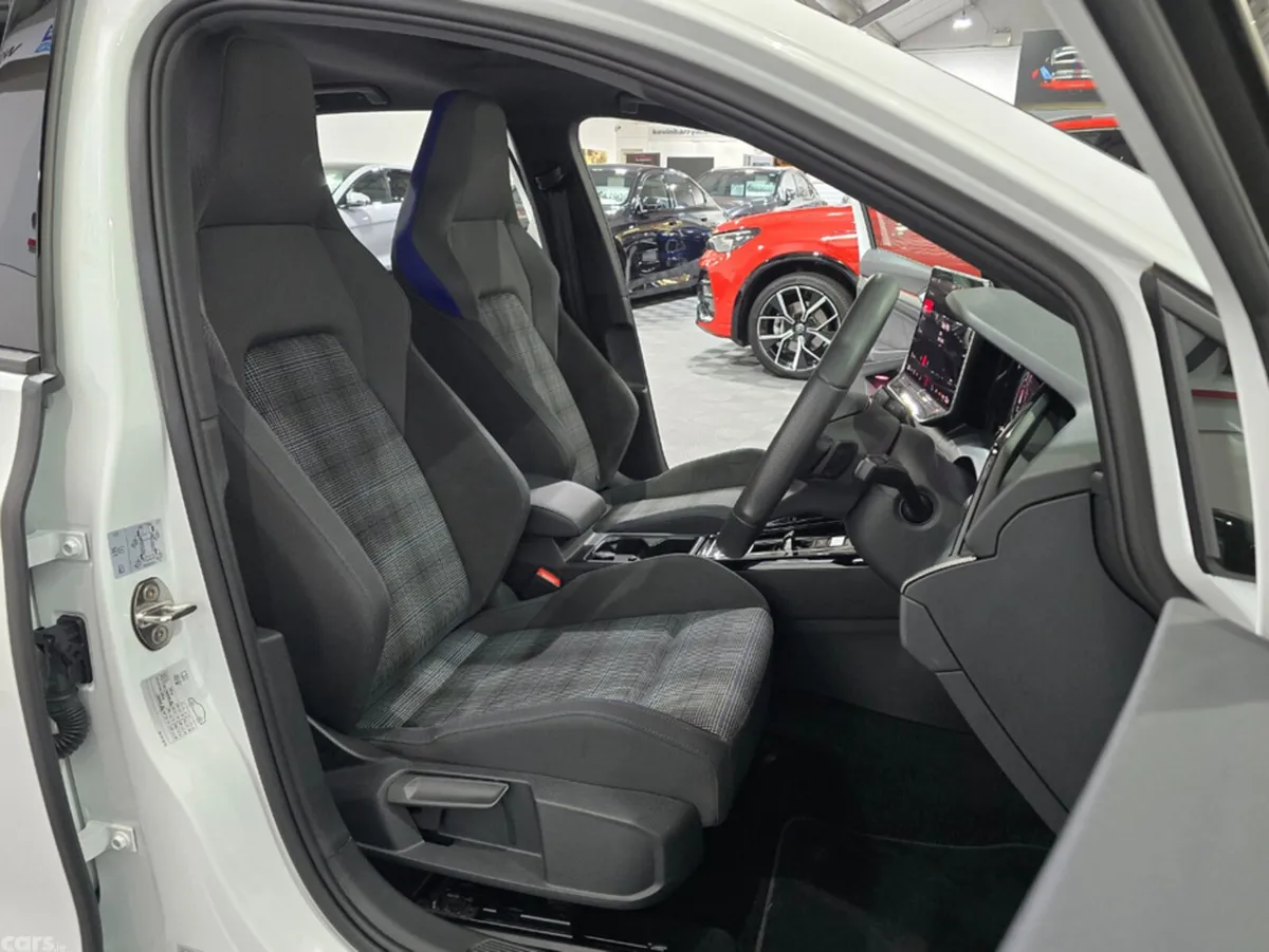 Volkswagen Golf Hatchback, Petrol Plug-in Hybrid, 2025, White
