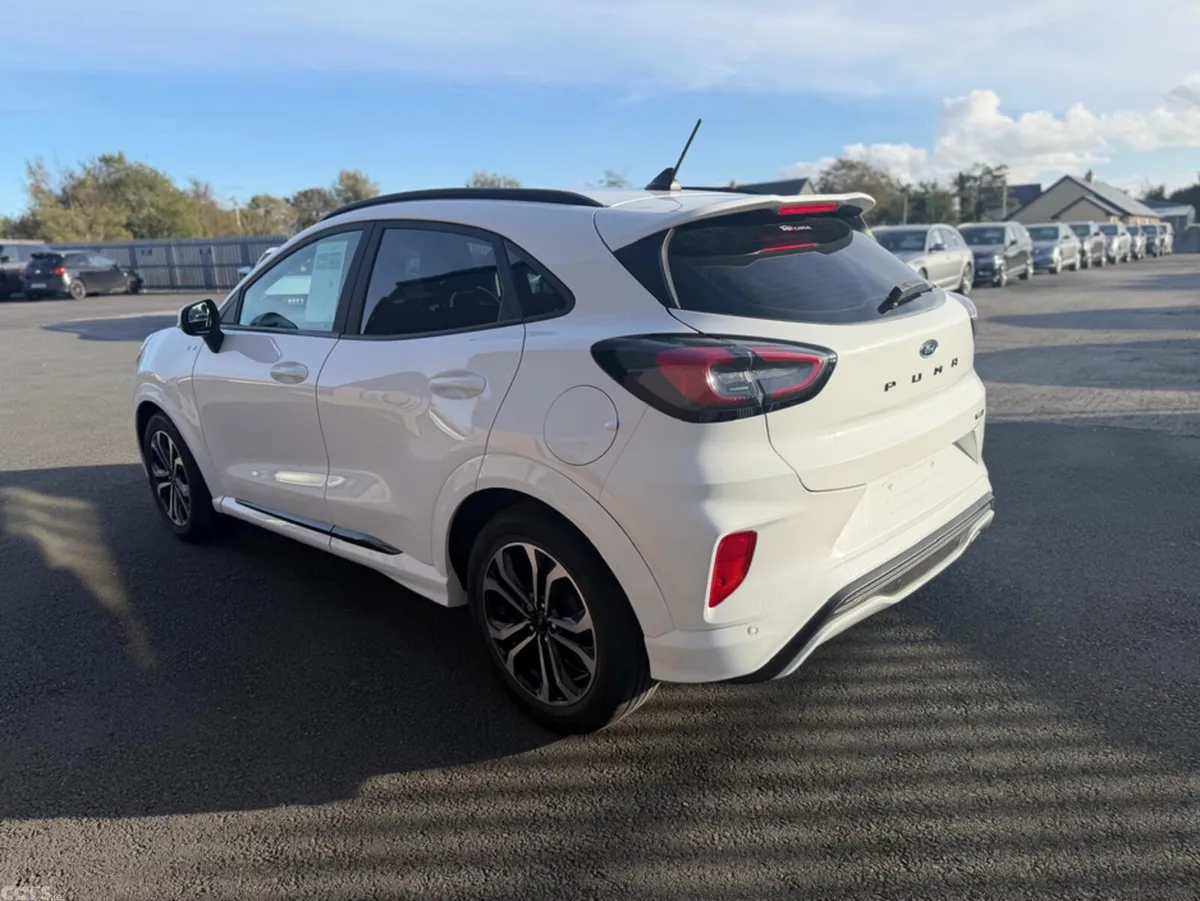 Ford Puma SUV, Petrol Hybrid, 2021, White