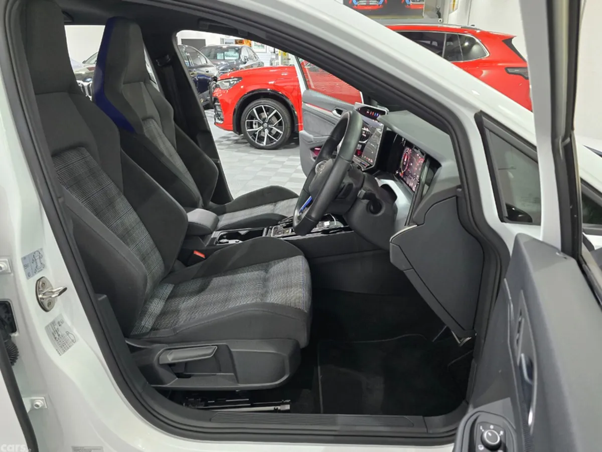 Volkswagen Golf Hatchback, Petrol Plug-in Hybrid, 2025, White