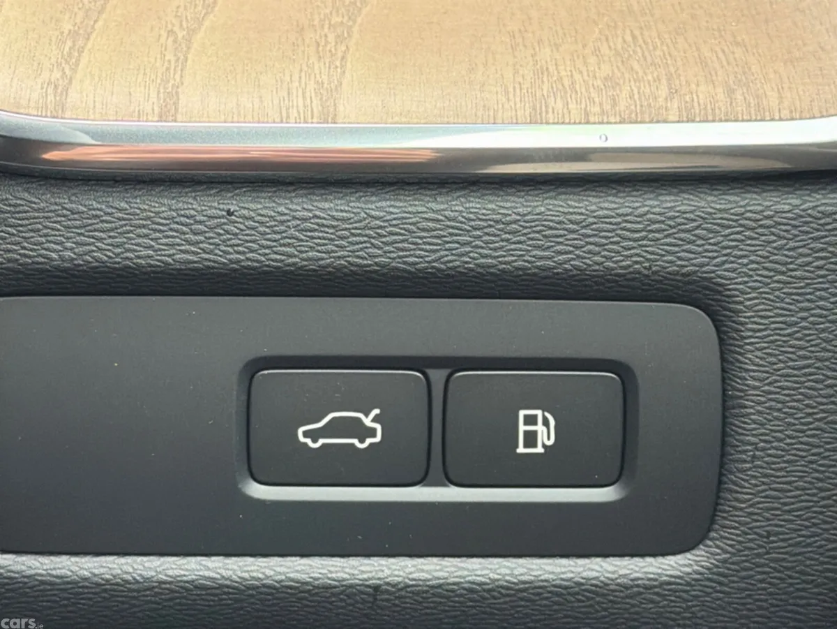 Volvo XC60 SUV, Petrol Plug-in Hybrid, 2026, Brown