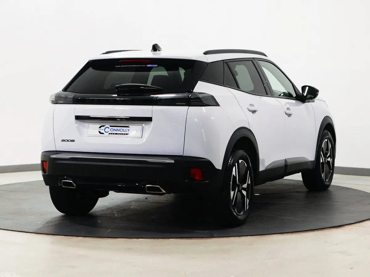 Peugeot 2008 MPV, Petrol, 2024, White