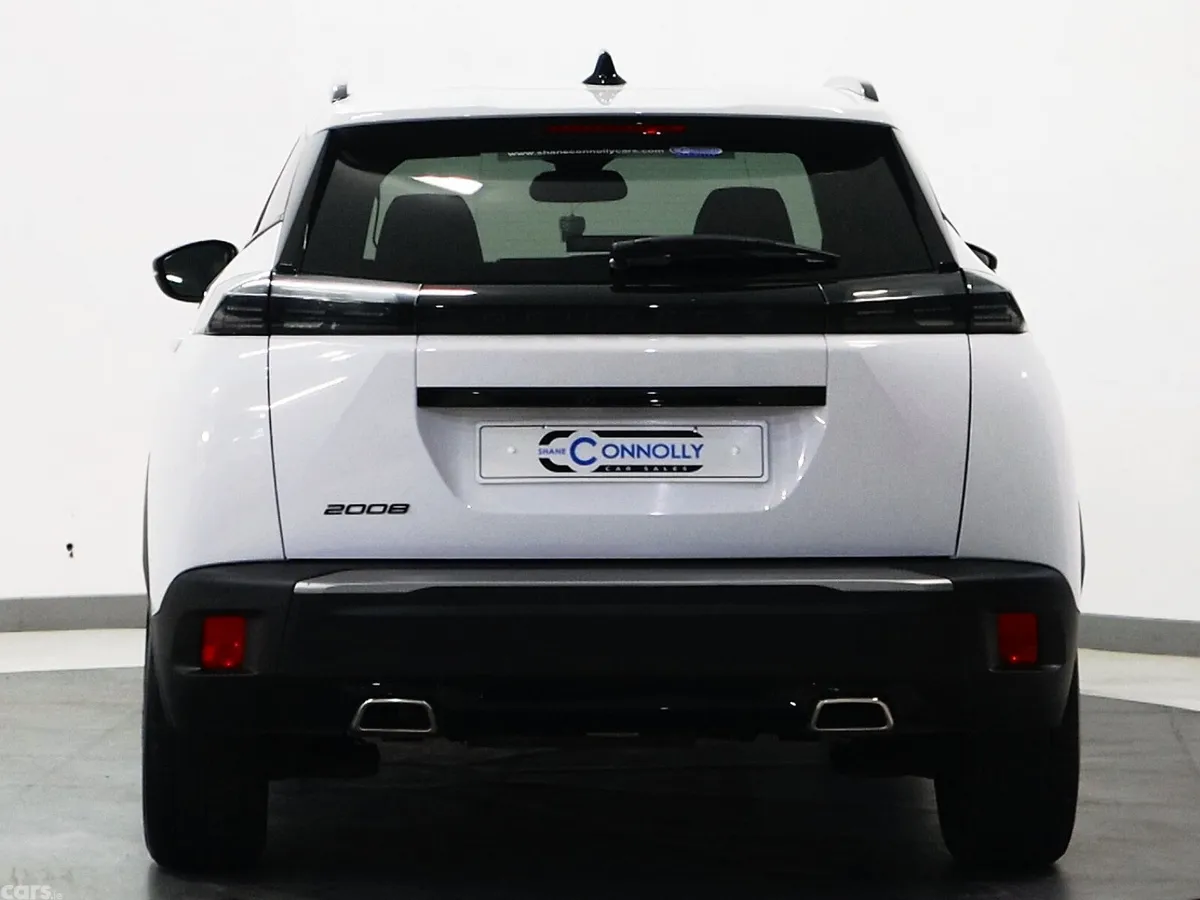 Peugeot 2008 MPV, Petrol, 2024, White