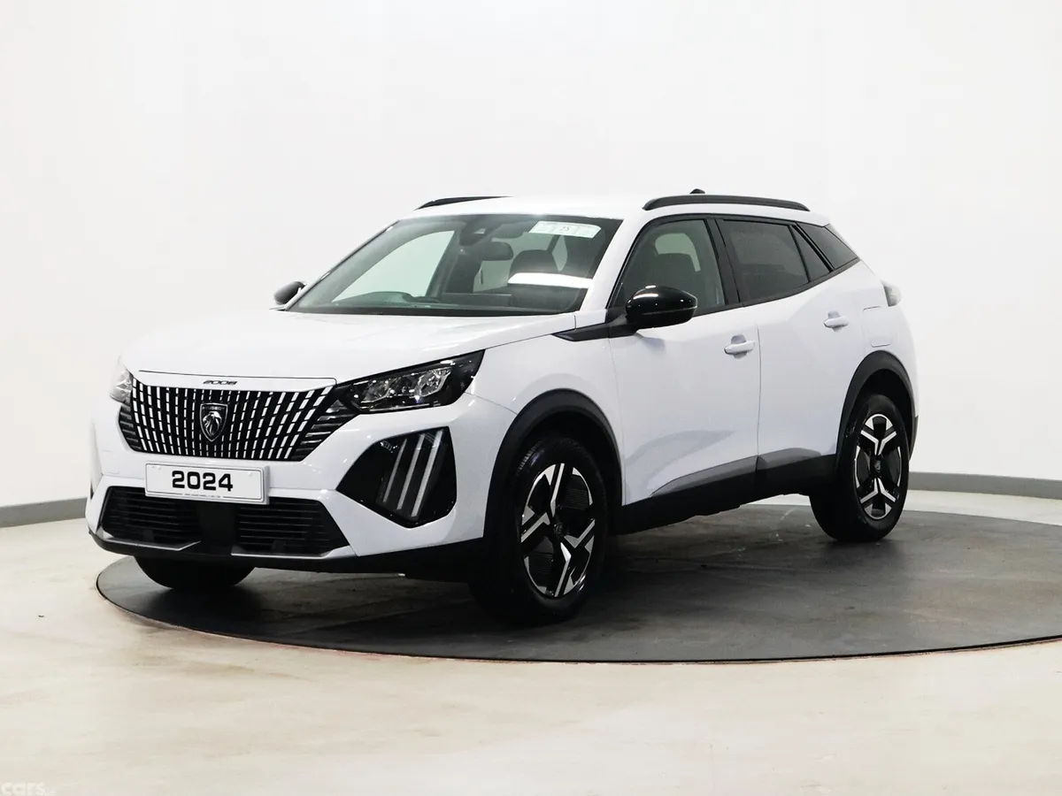 Peugeot 2008 MPV, Petrol, 2024, White