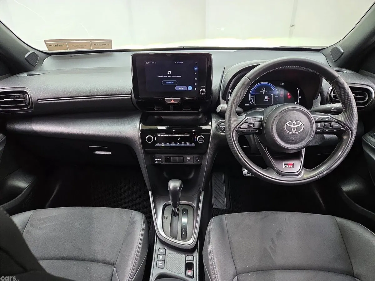 Toyota Yaris Cross Estate, Petrol Hybrid, 2024, White