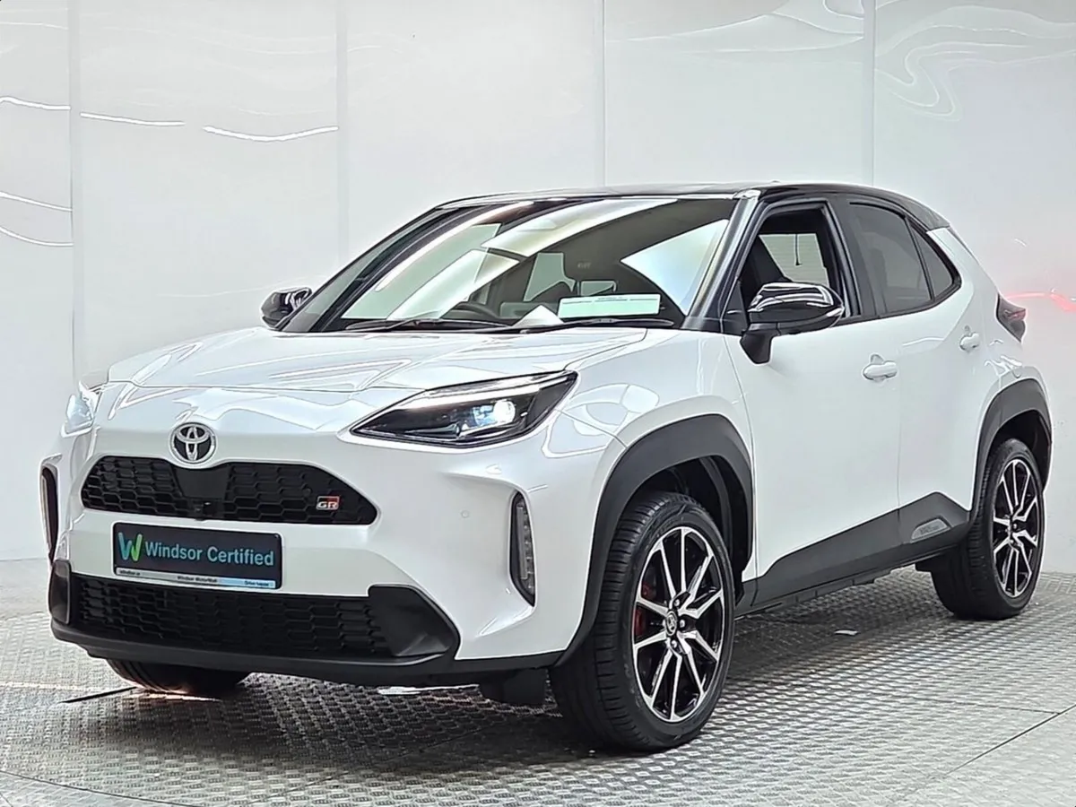 Toyota Yaris Cross Estate, Petrol Hybrid, 2024, White