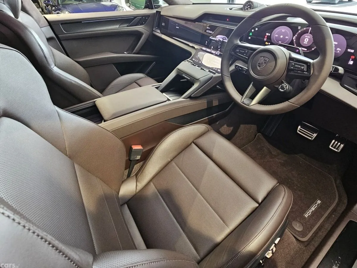 Porsche Cayenne Coupe, Electric, 2026, Green