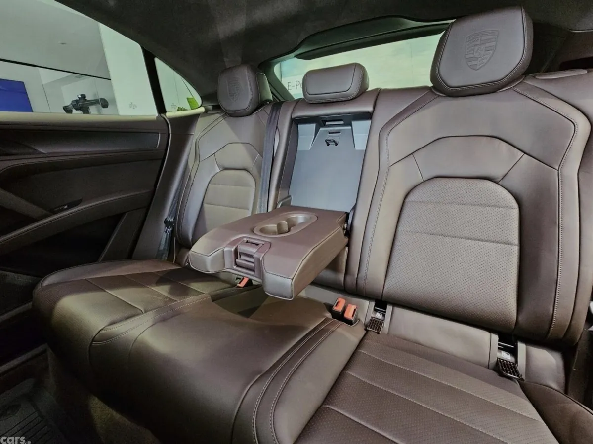 Porsche Cayenne Coupe, Electric, 2026, Green