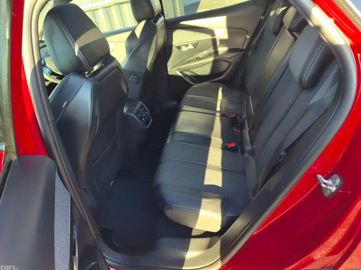 Peugeot 3008 SUV, Diesel, 2017, Red