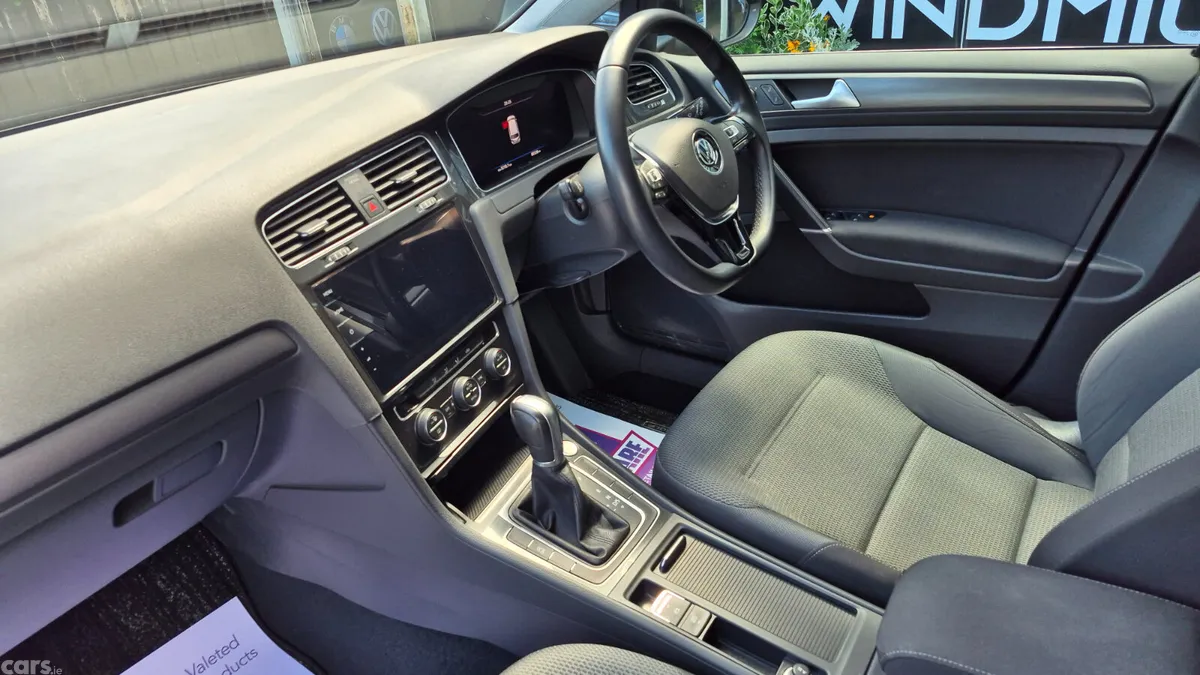 Volkswagen Golf Estate, Petrol, 2019, Black